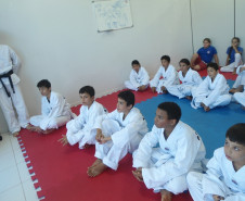 Estudante pratica a modalidade há oito meses, em atividade de contraturno, no Colégio Estadual Jardim Interlagos, em Cascavel.