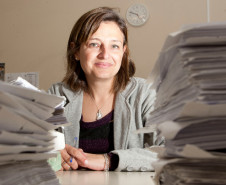 20-03-13 - Curitiba - Fabiana Campos Skrobot, diretora do Departamento de Educação e Trabalho.