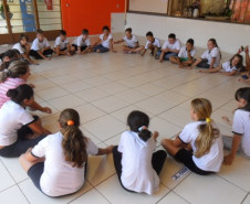Os 180 alunos do 6º ao 9º anos do ensino fundamental do Colégio Rocha Pombo, agora têm uma grade horária mesclada com disciplinas da grade curricular comum e as diversificadas. 