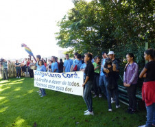 Alunos do Colégio Estadual Dario Velloso e do Colégio Estadual Novo Horizonte participaram de uma caminhada no parque Linear da Sanga Panambi, em comemoração ao Dia Mundial da Água. A Sanga é um dos cartões postais de Toledo e um dos afluentes do rio Marreco.