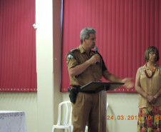 Foi realizado na última semana de março, no Colégio Estadual de Campo Mourão, o Curso de capacitação da Brigada Escolar. O evento, que teve a presença dos soldados do Corpo de Bombeiros, capacitou 88 professores e diretores de escolas do Núcleo Regional de Educação (NRE) de Campo Mourão, além de instruir alunos em situações de emergência.