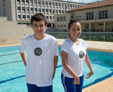 01-04-13 - Colégio Estadual do Paraná - Ronan Nunes Cordeiro de 15 anos do 2. ano e Tisbe Souza Andrade de 14 anos no 1. ano, alunos de natação.