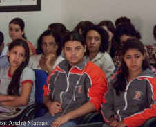 Cerca de 120 representantes dos Grêmios Estudantis de Apucarana e região estudaram o estatuto para organização e fortalecimento da associação.