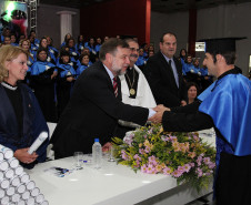 Formatura de Pedagogos pela Universidade Estadual de Ponta Grossa, ex-alunos da Vizivali. Cerimônia ocorreu nesta quinta-feira (4), em Ibaiti. <br />
<br />
Veja mais fotos em: <a href=" http://www.flickr.com/photos/flavioarns/sets/72157633170810214/ " target="_blank"> http://www.flickr.com/photos/flavioarns/ </a>