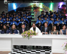 Formatura de Pedagogos pela Universidade Estadual de Ponta Grossa, ex-alunos da Vizivali. Cerimônia ocorreu nesta quinta-feira (4), em Ibaiti. <br />
<br />
Veja mais fotos em: <a href=" http://www.flickr.com/photos/flavioarns/sets/72157633170810214/ " target="_blank"> http://www.flickr.com/photos/flavioarns/ </a>