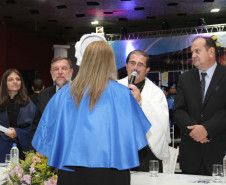 O Governo do Paraná está dando solução definitiva para o drama dos 30 mil professores que há quase uma década esperavam para validar diplomas da Faculdade Vizinhança Vale do Iguaçu (Vizivali).<br />
<br />
Veja mais fotos em: <a href=" http://www.flickr.com/photos/flavioarns/sets/72157633170810214/" target="_blank"> http://www.flickr.com/photos/flavioarns/</a>