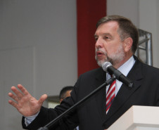 O Governo do Paraná está dando solução definitiva para o drama dos 30 mil professores que há quase uma década esperavam para validar diplomas da Faculdade Vizinhança Vale do Iguaçu (Vizivali).<br />
<br />
Veja mais fotos em: <a href=" http://www.flickr.com/photos/flavioarns/sets/72157633170810214/" target="_blank"> http://www.flickr.com/photos/flavioarns/</a>
