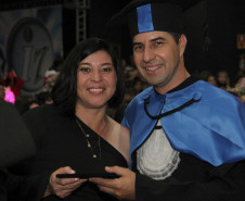 O Governo do Paraná está dando solução definitiva para o drama dos 30 mil professores que há quase uma década esperavam para validar diplomas da Faculdade Vizinhança Vale do Iguaçu (Vizivali).<br />
<br />
Veja mais fotos em: <a href=" http://www.flickr.com/photos/flavioarns/sets/72157633170810214/" target="_blank"> http://www.flickr.com/photos/flavioarns/</a>