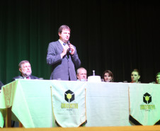 O Governo do Paraná está dando solução definitiva para o drama dos 30 mil professores que há quase uma década esperavam para validar diplomas da Faculdade Vizinhança Vale do Iguaçu (Vizivali).<br />
<br />
Veja mais fotos em: <a href=" http://www.flickr.com/photos/flavioarns/sets/72157633173734771/" target="_blank"> http://www.flickr.com/photos/flavioarns/</a>