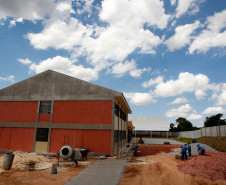 01.03.2013 - CAMPO LARGO - Construçao da unidade de Ensino Colégio Estadual Geraldina da Mota no bairro Ferraria em Campo Largo.