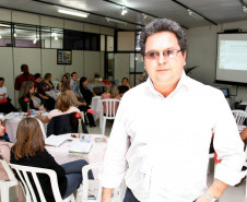 Curitiba - 16-04-13 - Evento de articulação entre nucleos e gestores municipais de educação, na foto Sergio Ferraz chefe do núcleo norte.  