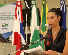 O vice-governador e secretário de Estado da Educação, Flávio Arns, diplomou nessa quarta-feira (27), em Guarapuava, a primeira turma de docentes indígenas bilíngue Guarani e a segunda turma Caingangue do Estado