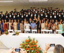 O vice-governador e secretário de Estado da Educação, Flávio Arns, diplomou nessa quarta-feira (27), em Guarapuava, a primeira turma de docentes indígenas bilíngue Guarani e a segunda turma Caingangue do Estado