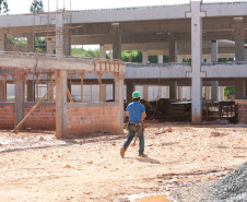 Somente em 2013 o governo está investido R$ 500 milhões em infraestrutura. São construções, reformas, ampliações de unidades e implantações de quadras esportivas nas escolas da rede estadual.