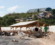 Somente em 2013 o governo está investido R$ 500 milhões em infraestrutura. São construções, reformas, ampliações de unidades e implantações de quadras esportivas nas escolas da rede estadual.