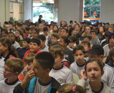 Estudantes da Sala de Recursos desenvolveram atividades dentro da escola para ajudar na prevenção e no combate ao mosquito transmissor da doença.