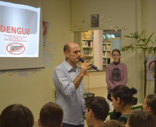 Estudantes da Sala de Recursos desenvolveram atividades dentro da escola para ajudar na prevenção e no combate ao mosquito transmissor da doença.