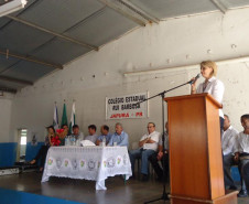 Nesta sexta-feira (26) foi assinada a ordem de serviço para a reforma do Colégio Rui Barbosa. Obra vai melhorar a qualidade do ensino de 470 alunos.