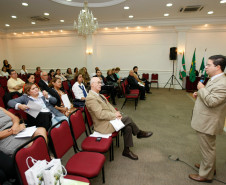 Curitiba - 02-05-13 - CODISE, Colegiado de Diretores e Secretários de Conselhos de Educação, XXVII reunião plenária, palestra de Mauricio Fernandes Pereira. Na primeira fileira, o presidente do CEE/PR, Oscar Alves.  