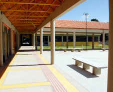 São José dos Pinhais - 25-04-13 - Escola Estadual Tarsila do Amaral inaugurada em Fevereiro. Foto: Hedeson Alves