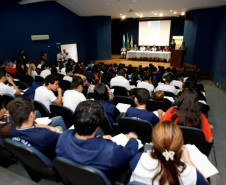 Cerca de 160 pessoas, entre professores e alunos de escolas das redes estadual e particular de ensino de municípios do Litoral participaram nessa sexta-feira (3), em Paranaguá, da 1ª Conferência Regional do Parlamento Juvenil do Mercosul do Paraná.