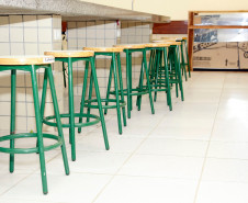 O Governo do Paraná vai concluir a renovação o mobiliário de 60% das escolas estaduais. Na foto, o Colégio Estadual Abílio Lourenço dos Santos, em Fazenda Rio Grande, região metropolitana de Curitiba, recebeu 800 novos conjuntos de carteiras escolares. 
Curitiba, 04/04/2013. 