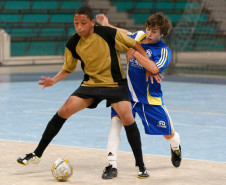 14-05-13 - Jogos Escolares, Secretaria de Esporte, jogo de Futebol de Salao entre o Colégio Estadual Pio Lantéri e o Clégio Estadual Santa Felicidade  
