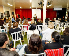 30 mil funcionários de escolas estaduais recebem capacitação de combate ao preconceito em todos os Núcleos Regionais de Educação.