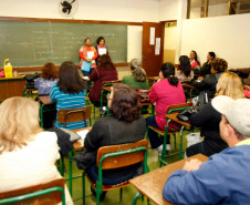 30 mil funcionários de escolas estaduais recebem capacitação de combate ao preconceito em todos os Núcleos Regionais de Educação.