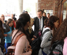 Cerca de 40 alunos irão exibir cinco coreografias do espetáculo “Helena” no 31º Festival de Dança de Joinville, em Santa Catarina.<br />
<br />
Veja mais fotos em: <a href=" http://www.flickr.com/photos/flavioarns/sets/72157633494529676/" target="_blank"> http://www.flickr.com/photos/flavioarns/</a>
