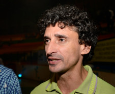 Abertura oficial da segunda etapa dos 60.º Jogos Escolares do Paraná (JEPs), no ginásio de esportes Luiz Augusto Zin. Na foto, Wagner Dias Neves , o Waguinho , craque da selecao brasileira de futsal campeã do mundo 1996.Arapongas , 20/05/2013. 