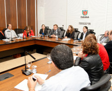 O governador em exercício e secretário de Estado da Educação, Flávio Arns, participou nessa terça-feira (21), no Palácio Iguaçu, em Curitiba, da reunião bimestral do Fórum Permanente de Apoio à Formação Docente do Paraná. 
