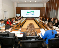 O governador em exercício e secretário de Estado da Educação, Flávio Arns, participou nessa terça-feira (21), no Palácio Iguaçu, em Curitiba, da reunião bimestral do Fórum Permanente de Apoio à Formação Docente do Paraná. 