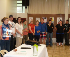 Jovens agricultores do Canada vieram conhecer a estrutura física e pedagógica de uma instituição de ensino em tempo integral.