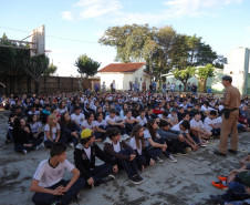No Núcleo Regional de Dois Vizinhos, o curso de capacitação da Brigada Escolar e Defesa Civil na Escola ocorreu no Colégio Estadual Dois Vizinhos com a participação de diretores, pedagogos e funcionários das escolas estaduais e dos representantes das Associações de Pais e Amigos dos Excepcionais (Apaes) de Dois Vizinhos, São Jorge do Oeste, Cruzeiro do Iguaçu e Boa Esperança do Iguaçu.