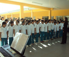 Atividade de Coral realizada através do Programa Mais Educação no Colégio Estadual Luiz Vieira, em Telêmaco Borba. Foto de arquivo.