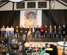 27-05-13 - Abertura do IX Festival Estadual Nossa Arte da APAE em União da Vitória com o Secretário de Educação Flávio Arns.