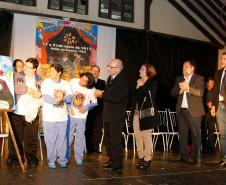 27-05-13 - Abertura do IX Festival Estadual Nossa Arte da APAE em União da Vitória com o Secretário de Educação Flávio Arns.