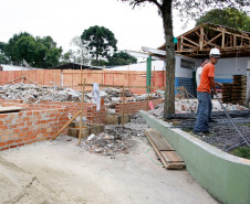 Obras de reforma do Colégio Estadual Amâncio Moro. 15-05-13. 