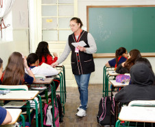 04-06-13 - Colégio Estadual Professor Lysimaco Ferreira Costa, alunos se prepararam para participar das Olimpíadas Escolares de Matemática.