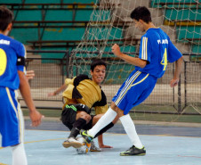 14-05-13 - Jogos Escolares, Secretaria de Esporte, jogo de Futebol de Salao entre o Colégio Estadual Pio Lantéri e o Clégio Estadual Santa Felicidade.