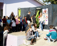 06-06-13 - Cidade de Paulo Frontin, alunos do Colégio Estadual Pedro Busko apresentam trabalhos na Feira de Talento nas dependencias do Colégio.  