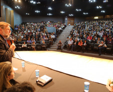 Os alunos paranaenses conquistaram ao todo 35 medalhas de ouro, 69 de prata e 191 de bronze, além de 2.928 menções honrosas. <br />
<br />
Veja mais fotos em: <a href=" http://www.flickr.com/photos/flavioarns/sets/72157634075035066/" target="_blank"> http://www.flickr.com/photos/flavioarns/</a>