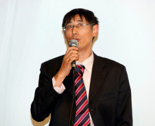 11-06-13 - FIEP - Entrega de medalhas da Olimpíada de Matemática, Coordenador Yuan Jin Yun da Universidade Federal do Paraná.