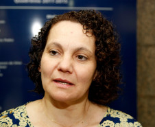 11-06-13 - FIEP - Entrega de medalhas da Olimpíada de Matemática, prof. Bernadete Oldra.