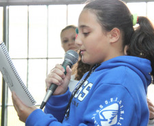 O governador Beto Richa assinou nesta segunda-feira (17), em Curitiba, a ordem de serviço para a ampliação da Escola Estadual Padre João Wislinski. <br />
<br />
Veja mais fotos em: <a href=" http://www.flickr.com/photos/flavioarns/sets/72157634179153590/" target="_blank"> http://www.flickr.com/photos/flavioarns </a>