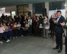 O governador Beto Richa assinou nesta segunda-feira (17), em Curitiba, a ordem de serviço para a ampliação da Escola Estadual Padre João Wislinski. <br />
<br />
Veja mais fotos em: <a href=" http://www.flickr.com/photos/flavioarns/sets/72157634179153590/" target="_blank"> http://www.flickr.com/photos/flavioarns </a>