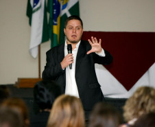 18-06-13 - Simpósio de Discussão dos Avanços e Dificuldades da Integração, palestra de Sidarta Ruthes, "A Organização dos setores produtivos e a geração de novas demandas de trabalho".