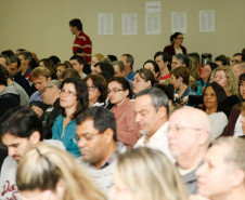 18-06-13 - Simpósio de Discussão dos Avanços e Dificuldades da Integração, palestra de Sidarta Ruthes, "A Organização dos setores produtivos e a geração de novas demandas de trabalho".