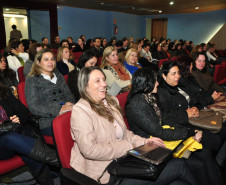 “A escola e as novas tecnologias” é tema do Seminário Temático do PDE 2013, que acontece de 10 a 21 de junho em todo o Estado. 